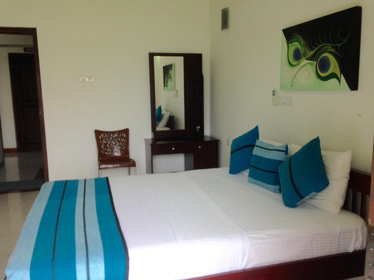 Serene View Tourist Rest Hotel Анурадхапура Екстериор снимка